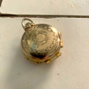 Vintage 1960s Coro Pegasus 4way locket